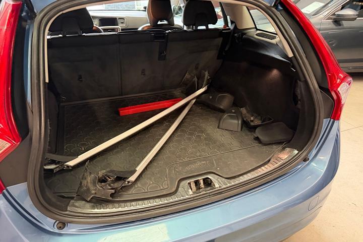 Blå Volvo V60 fra 2016
