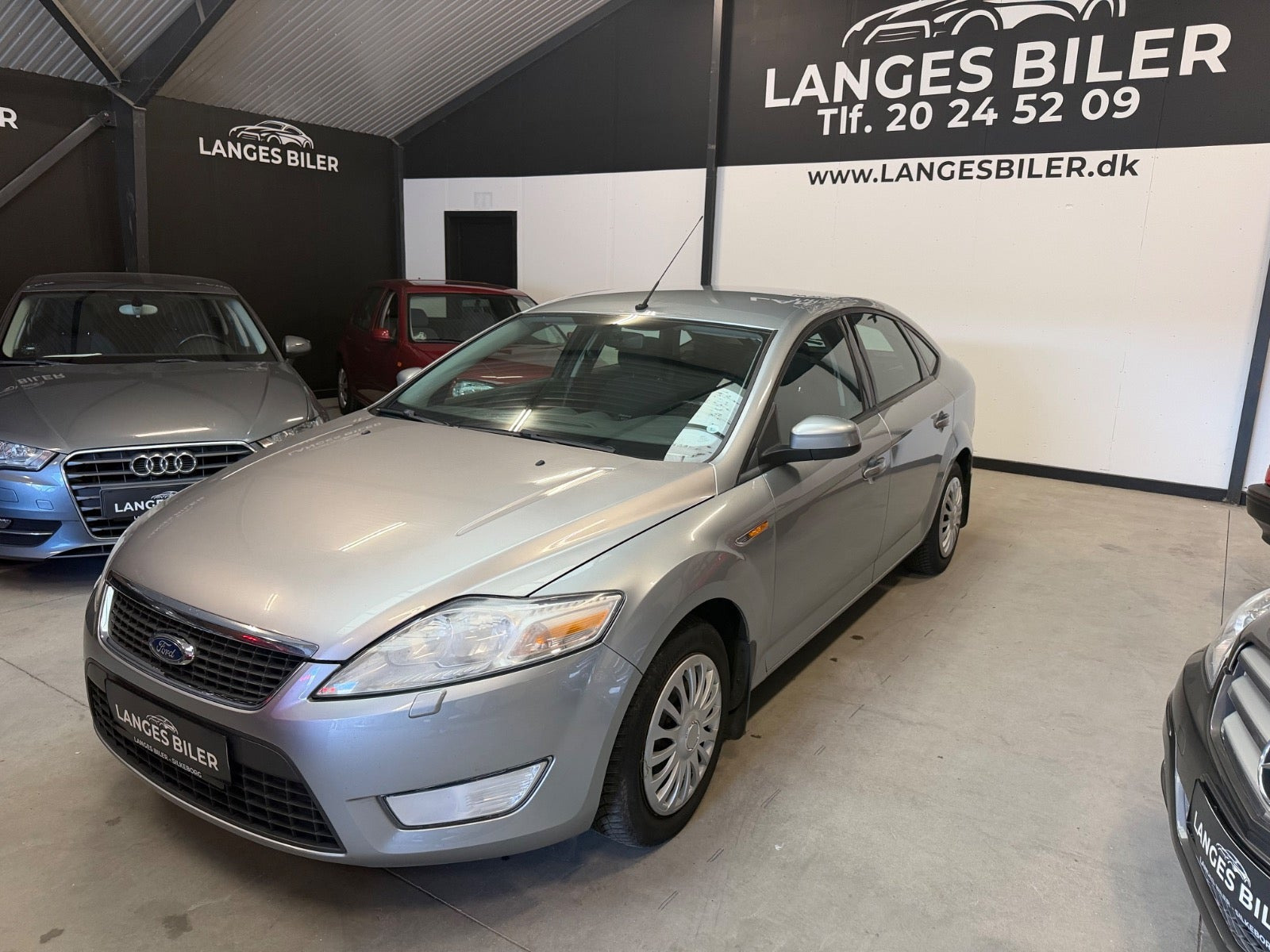 Sølv Ford Mondeo fra 2007