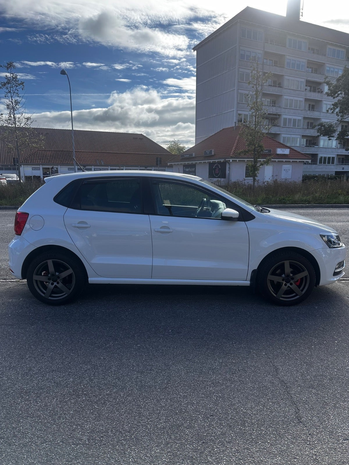 Hvid VW Polo fra 2017