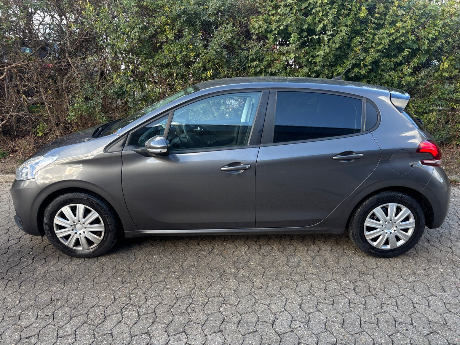 undefined Peugeot 208 fra 2019