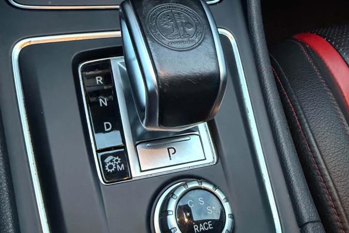 Grøn Mercedes A45 fra 2016