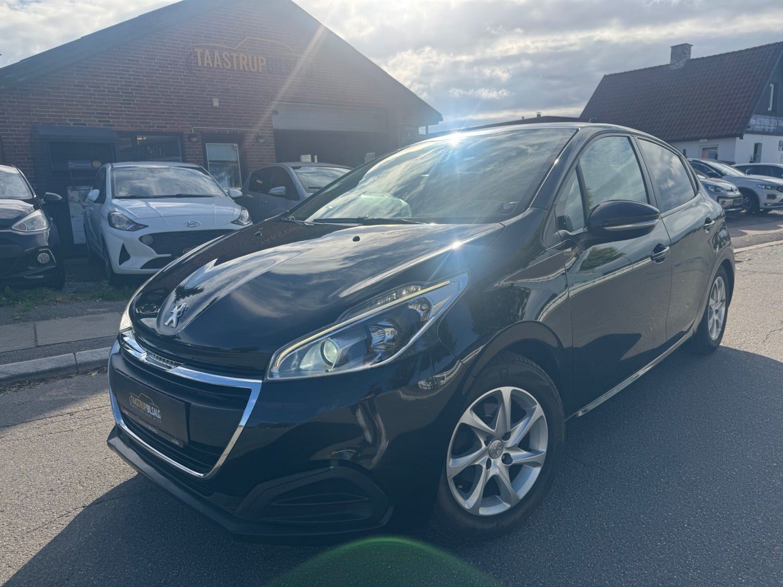 Peugeot 208 1,2 e-THP 110 Allure Sky