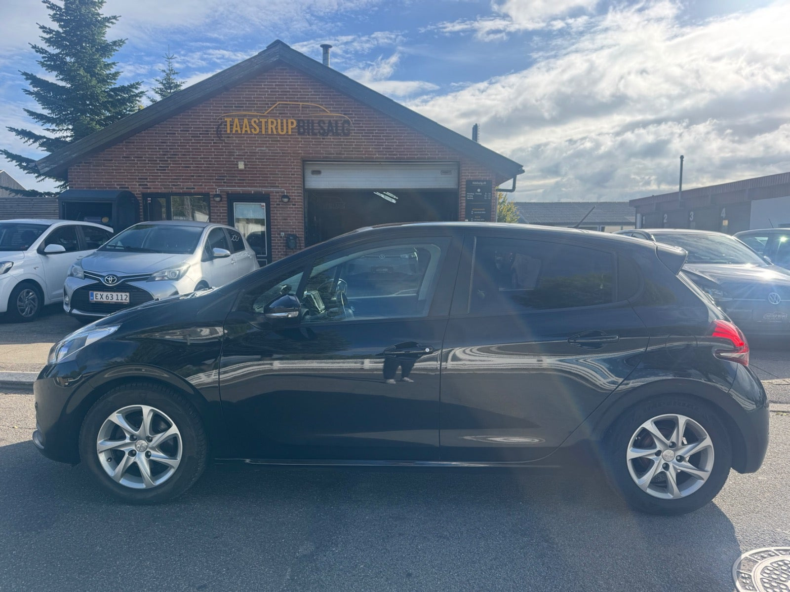 undefined Peugeot 208 fra 2016