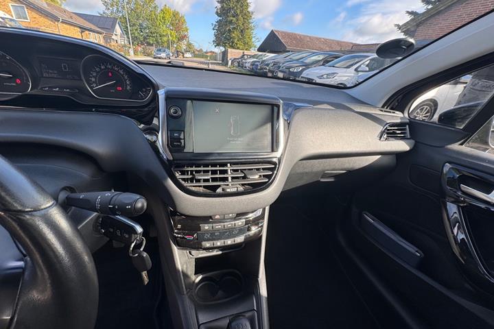 undefined Peugeot 208 fra 2016