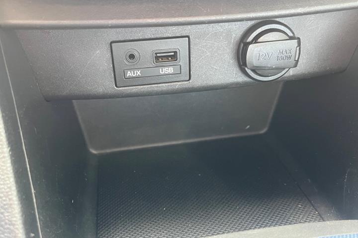 Grå Hyundai i10 fra 2014