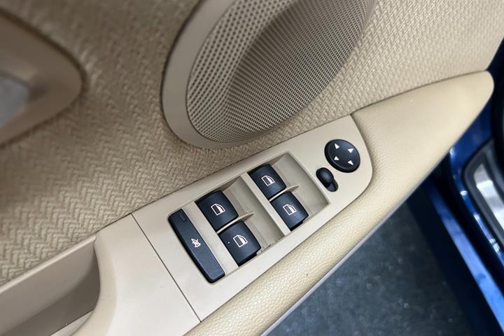 undefined BMW 325i fra 2011