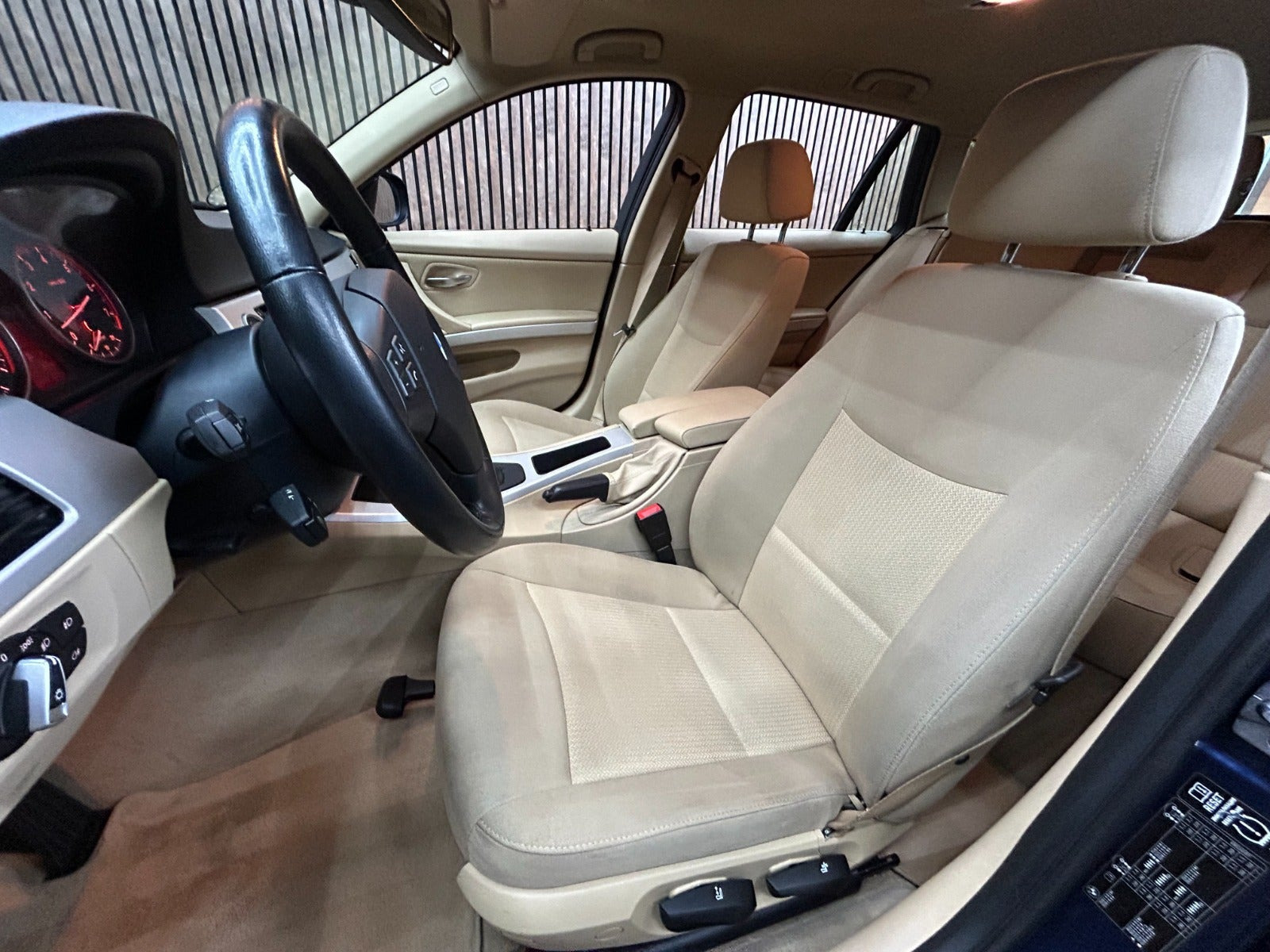 undefined BMW 325i fra 2011