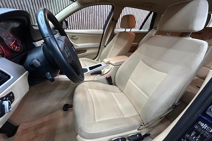 undefined BMW 325i fra 2011