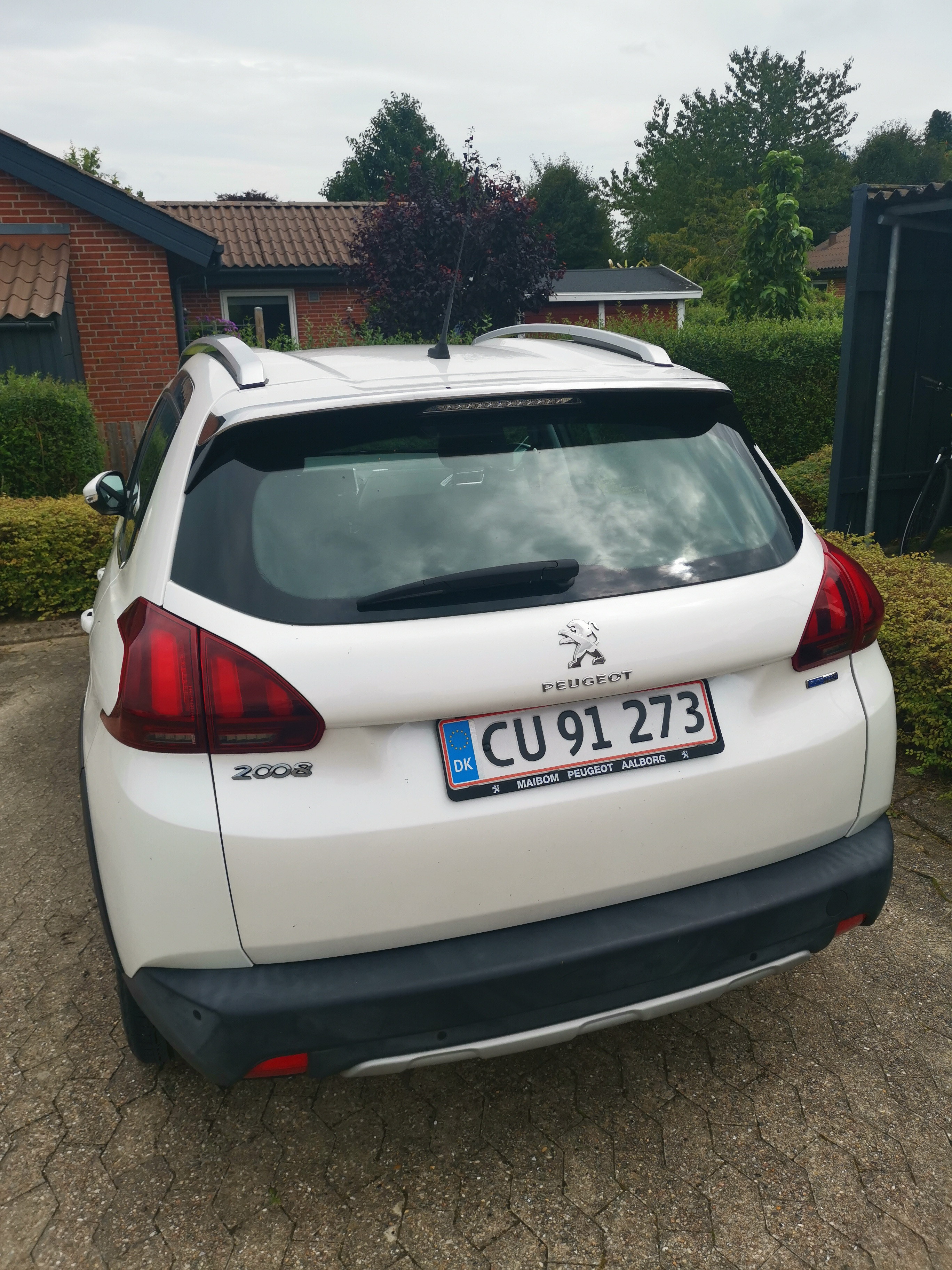 Hvid Peugeot 2008 fra 2017
