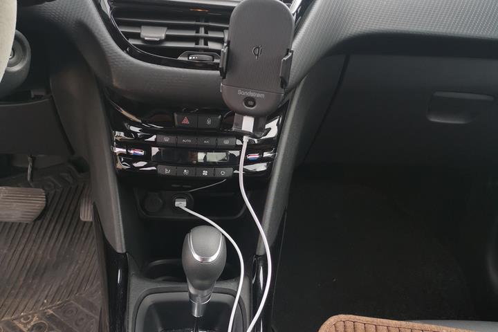 Hvid Peugeot 2008 fra 2017