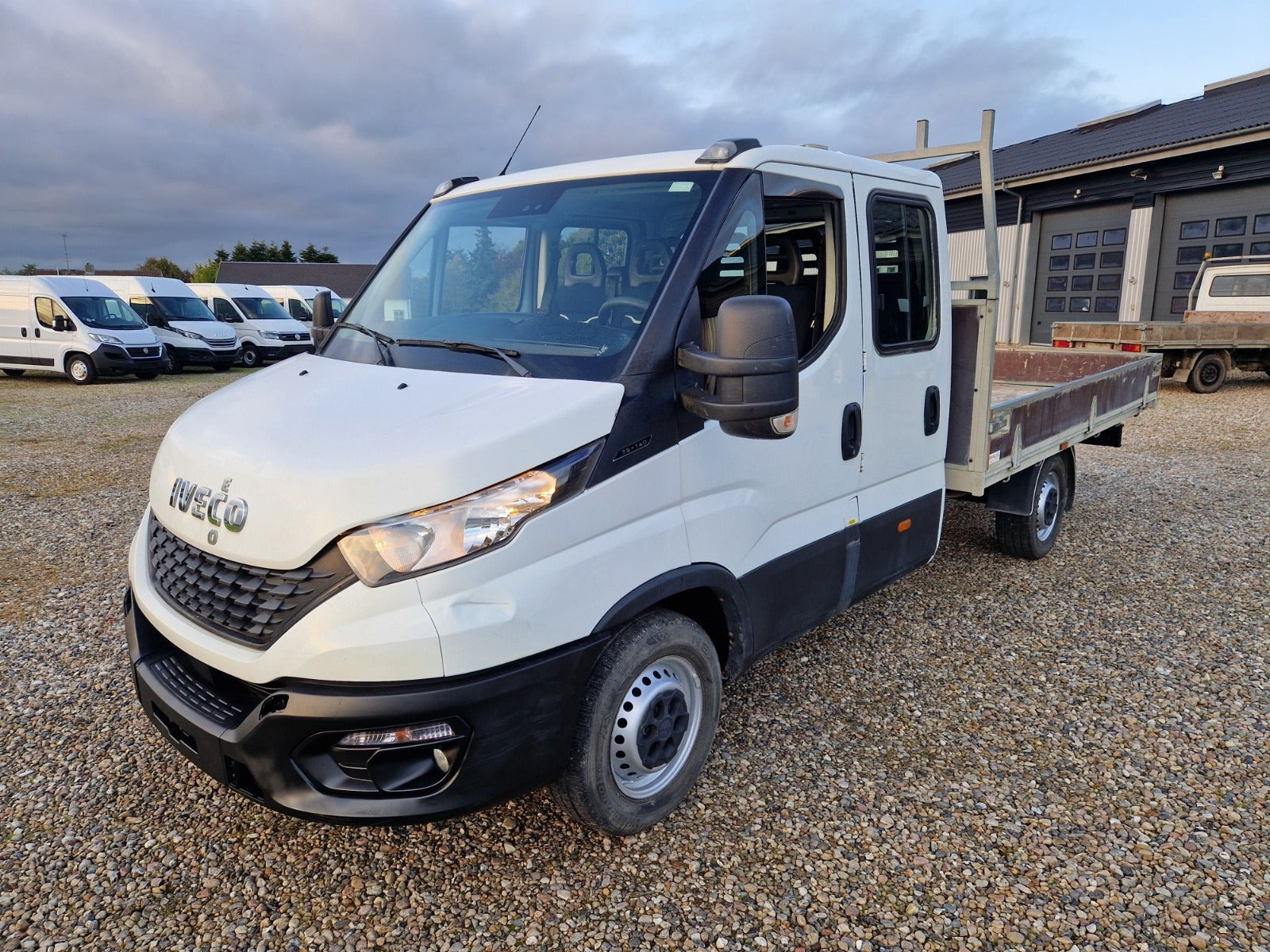Iveco Daily 2,3 35S14 Mandskabsvogn m/lad