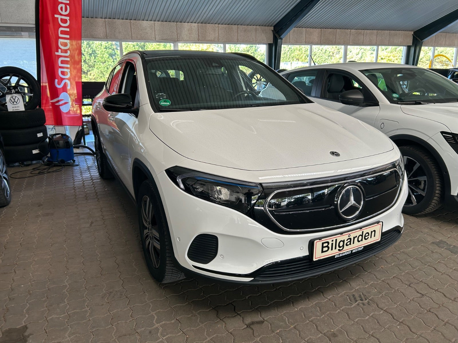 Hvid Mercedes EQA250 fra 2023