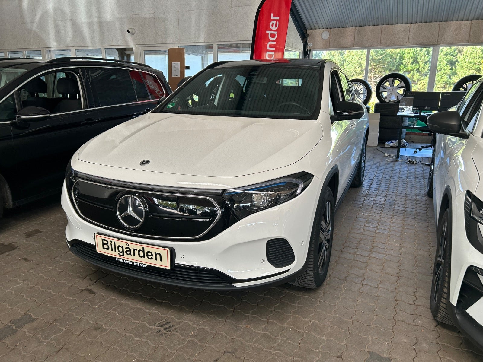 Hvid Mercedes EQA250 fra 2023