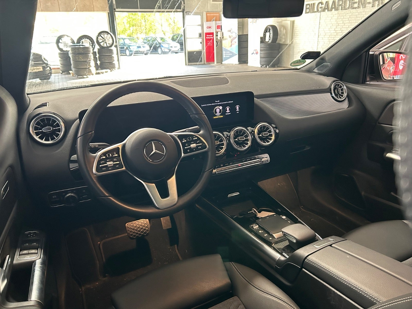 Hvid Mercedes EQA250 fra 2023