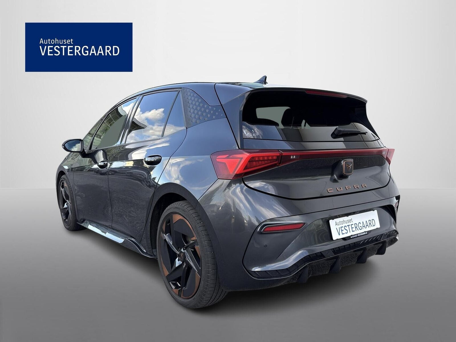 Grå Cupra Born fra 2022
