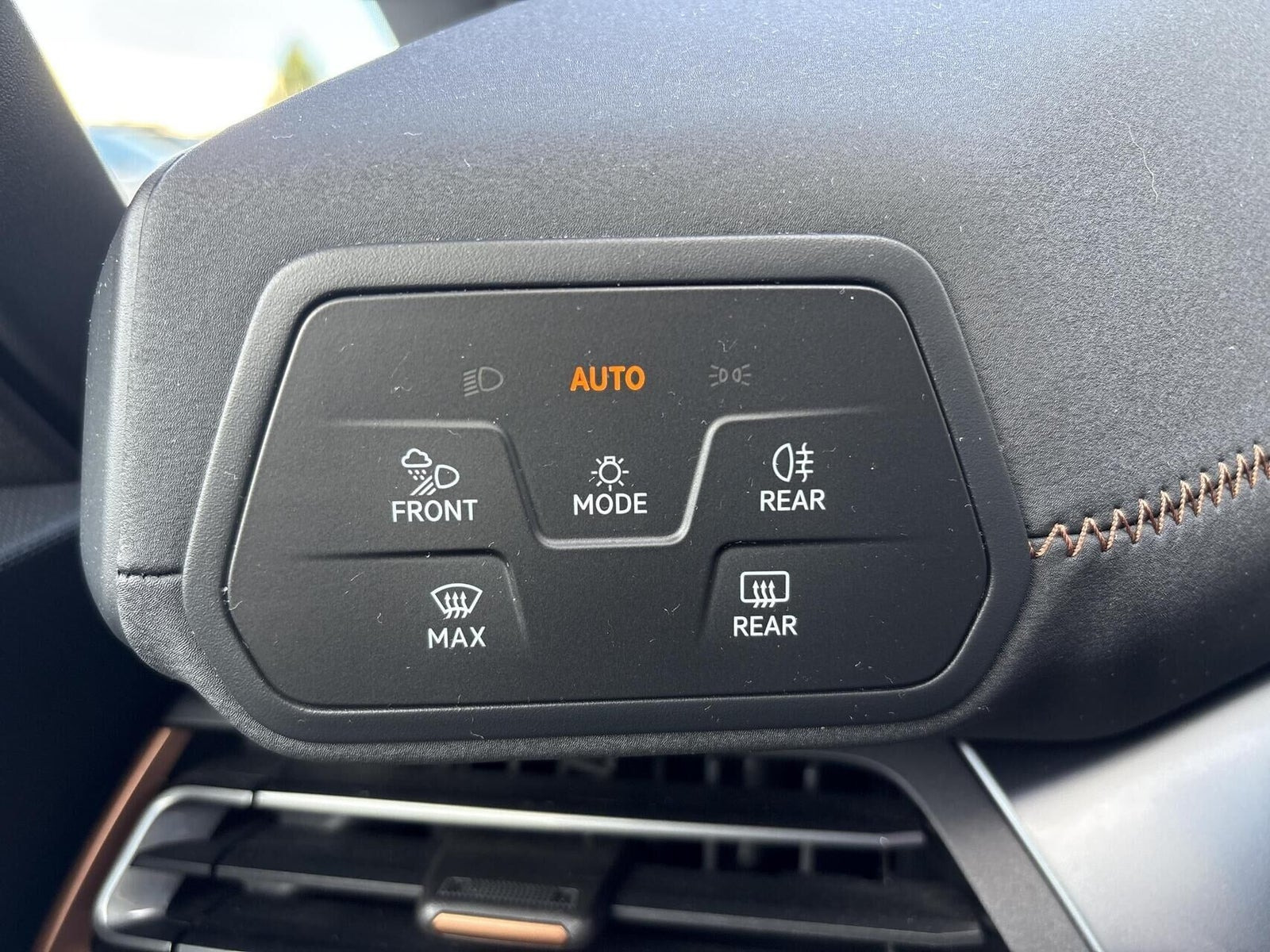 Grå Cupra Born fra 2022