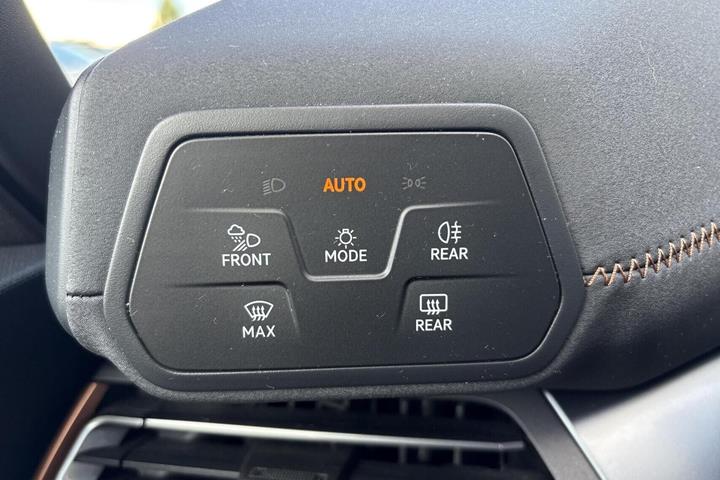 Grå Cupra Born fra 2022