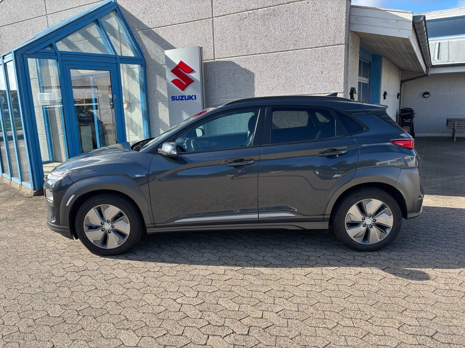 Grå Hyundai Kona fra 2020