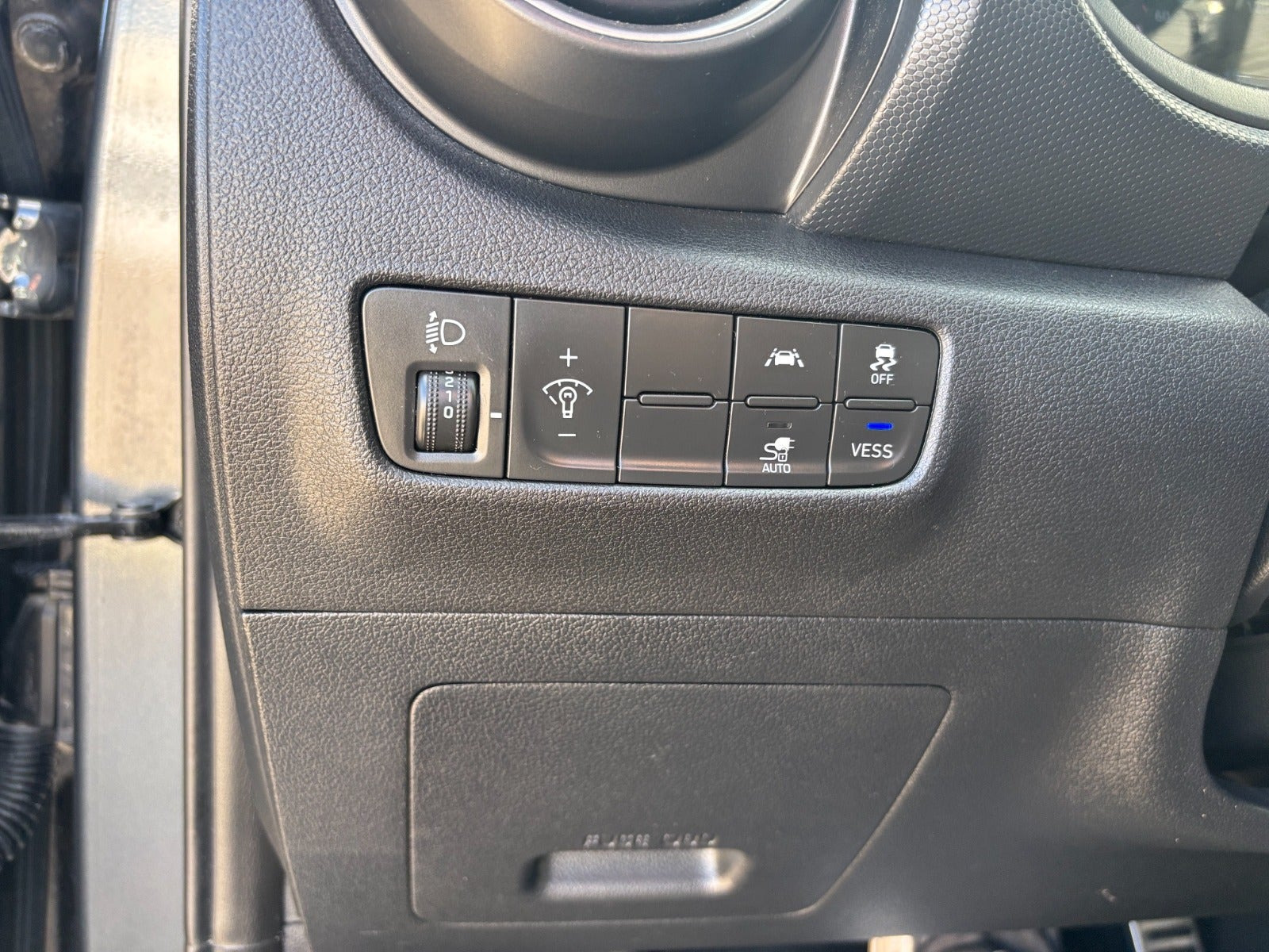 Grå Hyundai Kona fra 2020