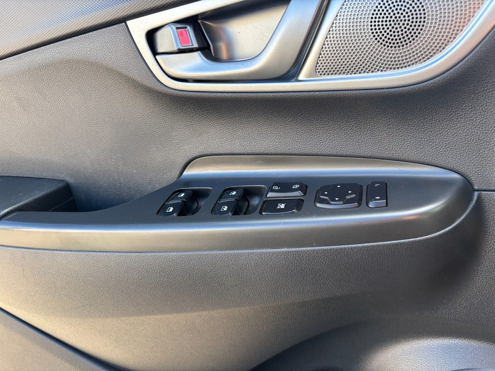 Grå Hyundai Kona fra 2020