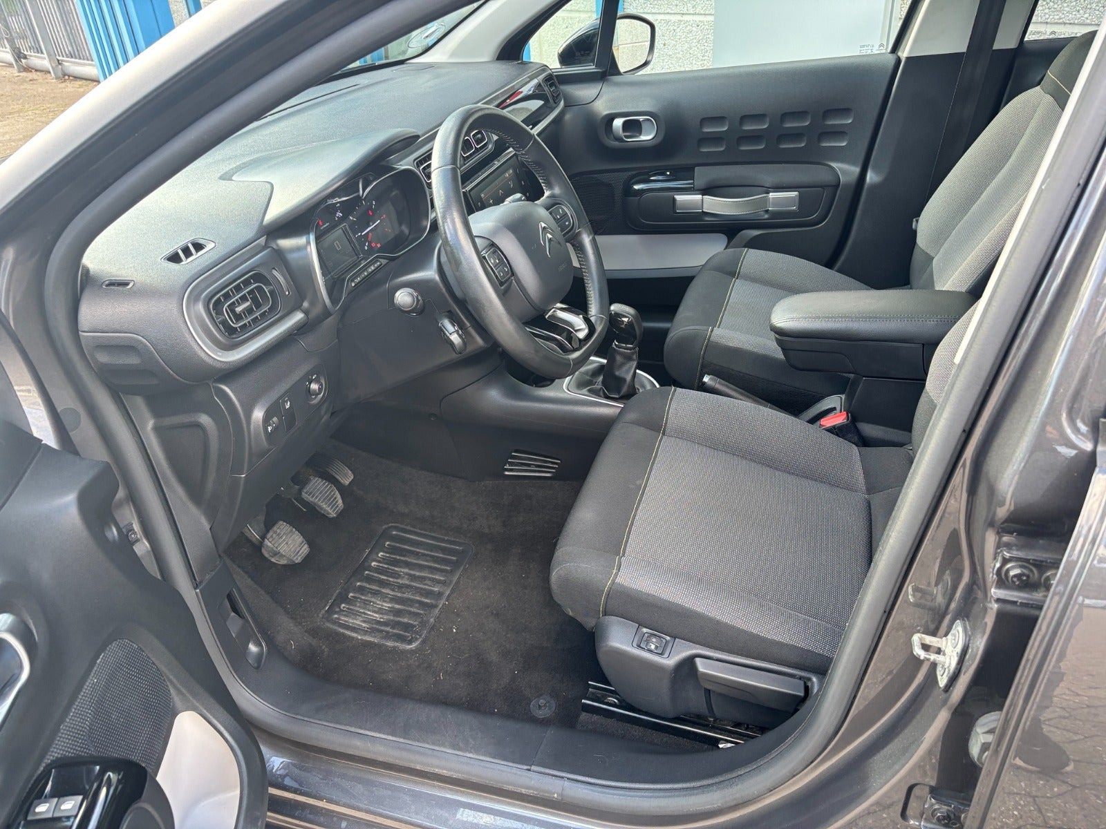 Grå Citroën C3 fra 2019