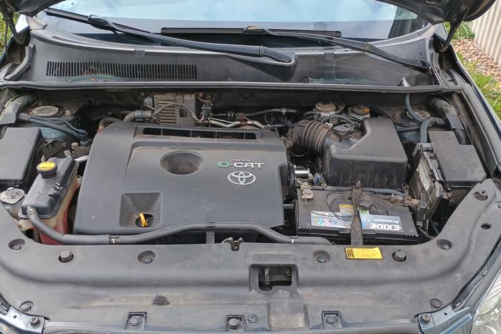 Blå Toyota RAV4 fra 2006