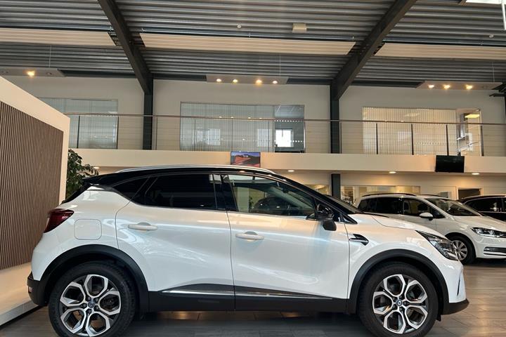 Hvid Renault Captur fra 2021