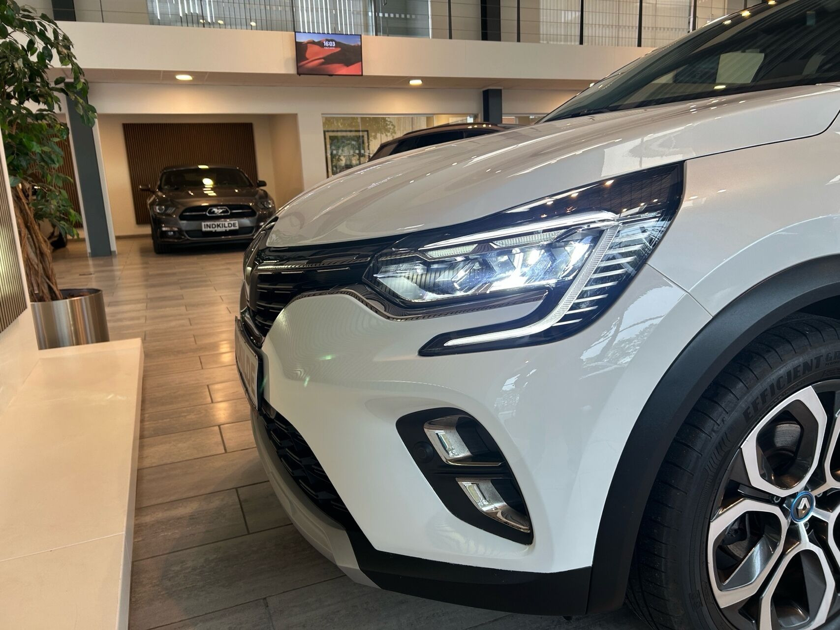 Hvid Renault Captur fra 2021
