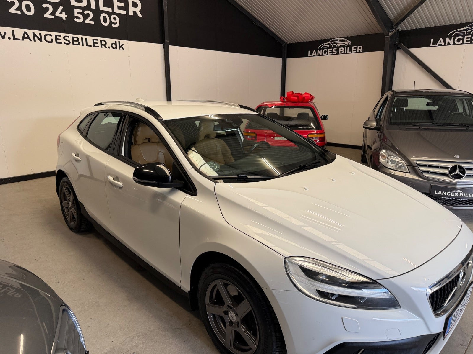 Hvid Volvo V40 CC fra 2018
