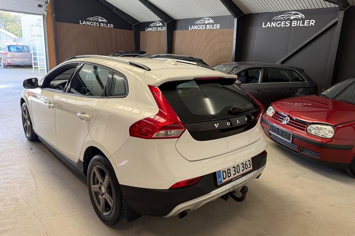 Hvid Volvo V40 CC fra 2018