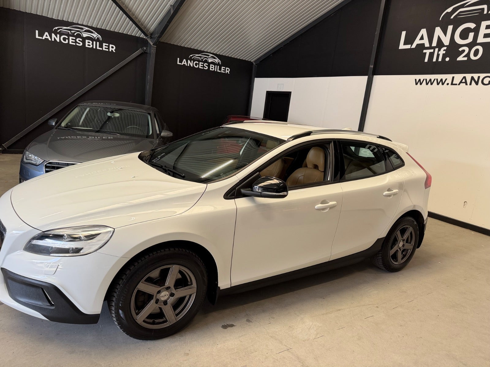 Hvid Volvo V40 CC fra 2018