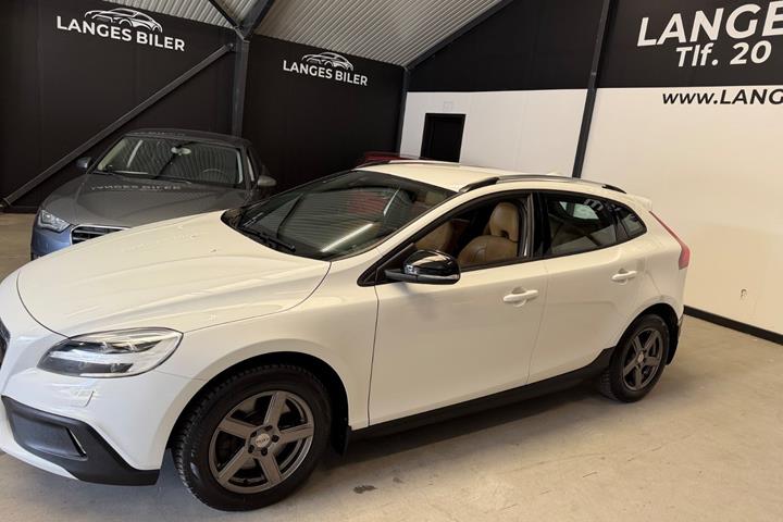 Hvid Volvo V40 CC fra 2018