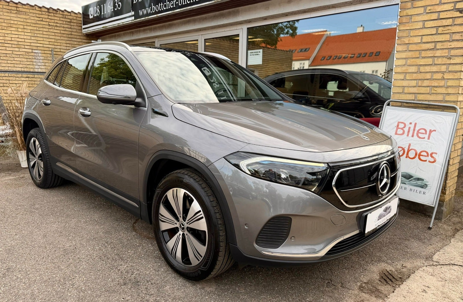 Mercedes EQA250
