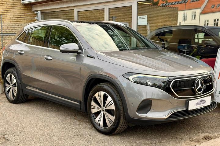 Grå Mercedes EQA250 fra 2022