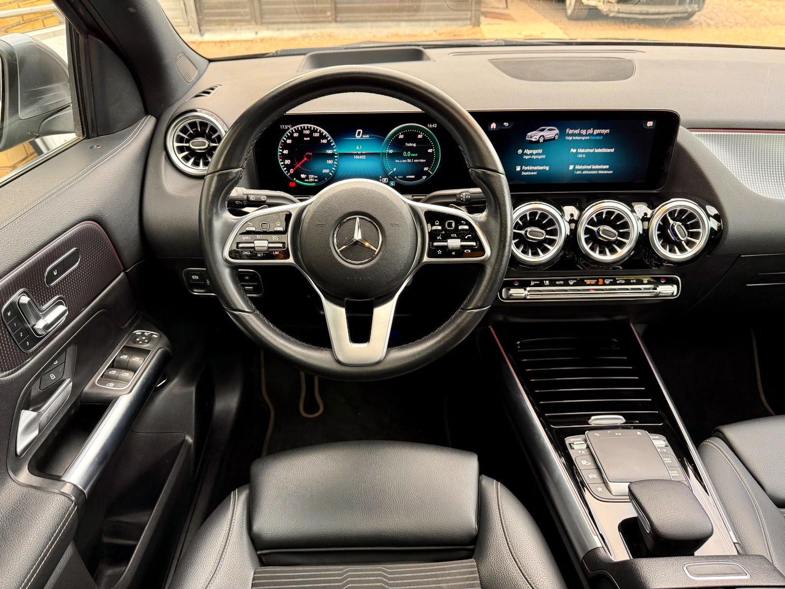 Grå Mercedes EQA250 fra 2022