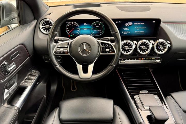 Grå Mercedes EQA250 fra 2022