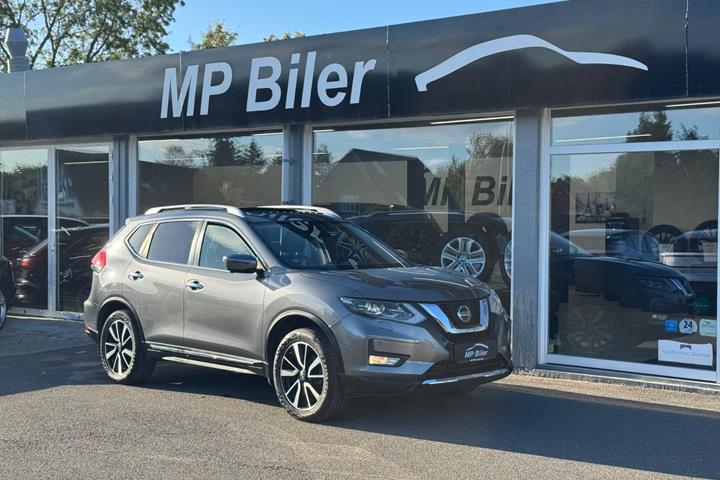 Grå Nissan X-Trail fra 2020