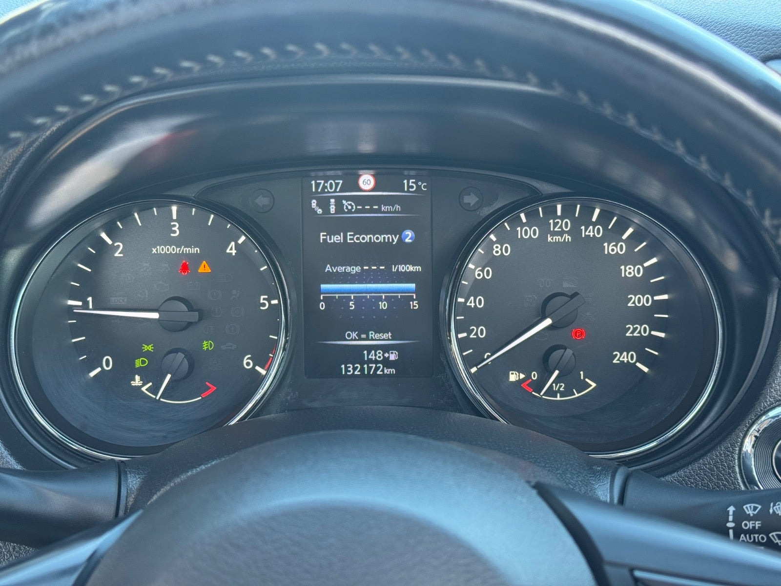 Grå Nissan X-Trail fra 2020