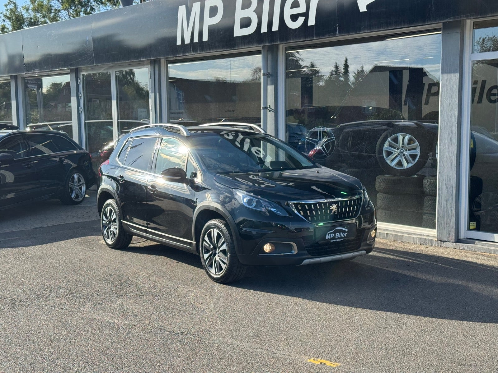 Sort Peugeot 2008 fra 2019