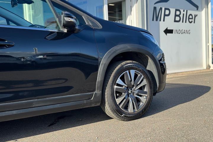 Sort Peugeot 2008 fra 2019