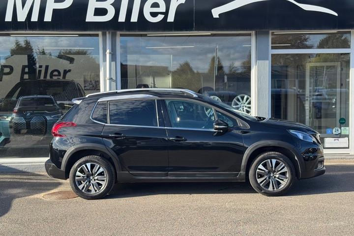 Sort Peugeot 2008 fra 2019