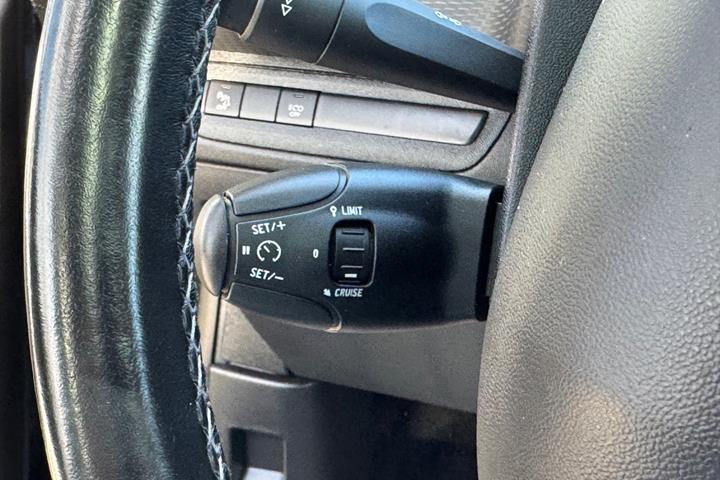 Sort Peugeot 2008 fra 2019