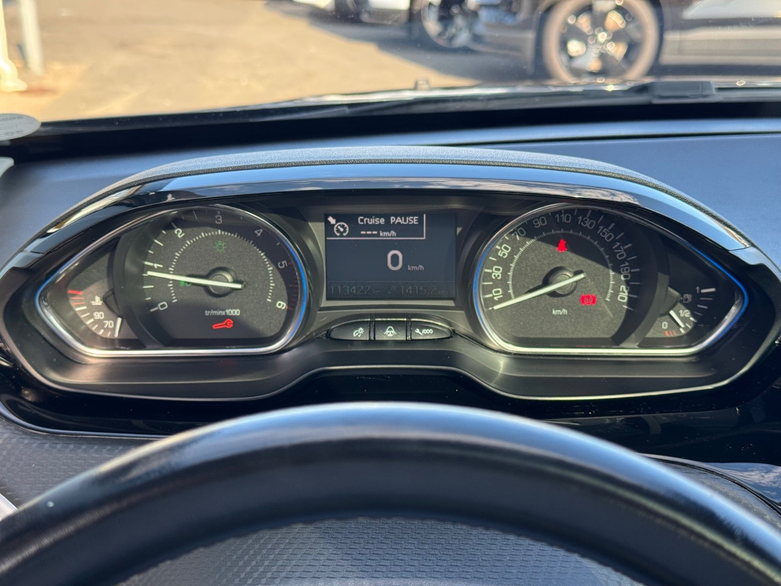 Sort Peugeot 2008 fra 2019