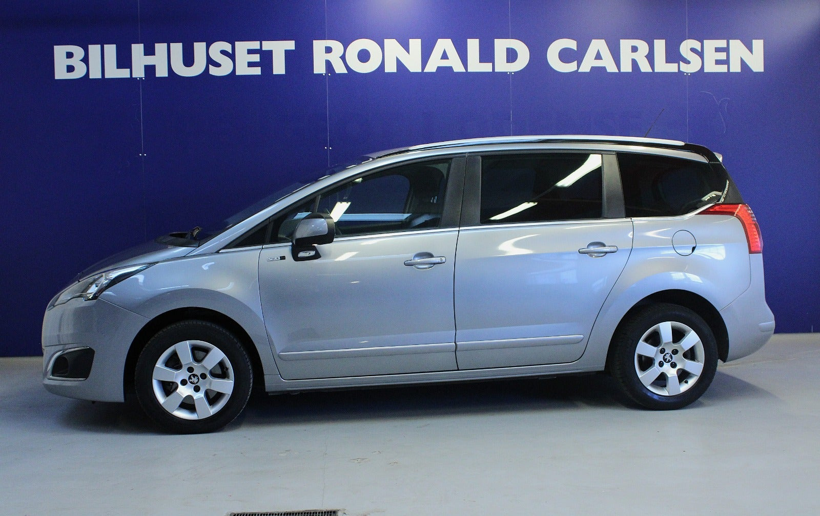 Peugeot 5008 1,2 e-THP 130 Style 7prs