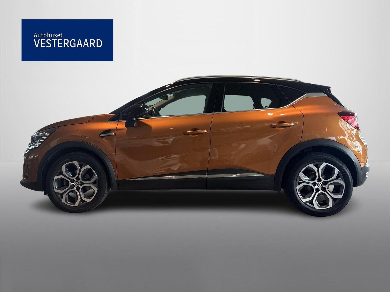 Orange Renault Captur fra 2023