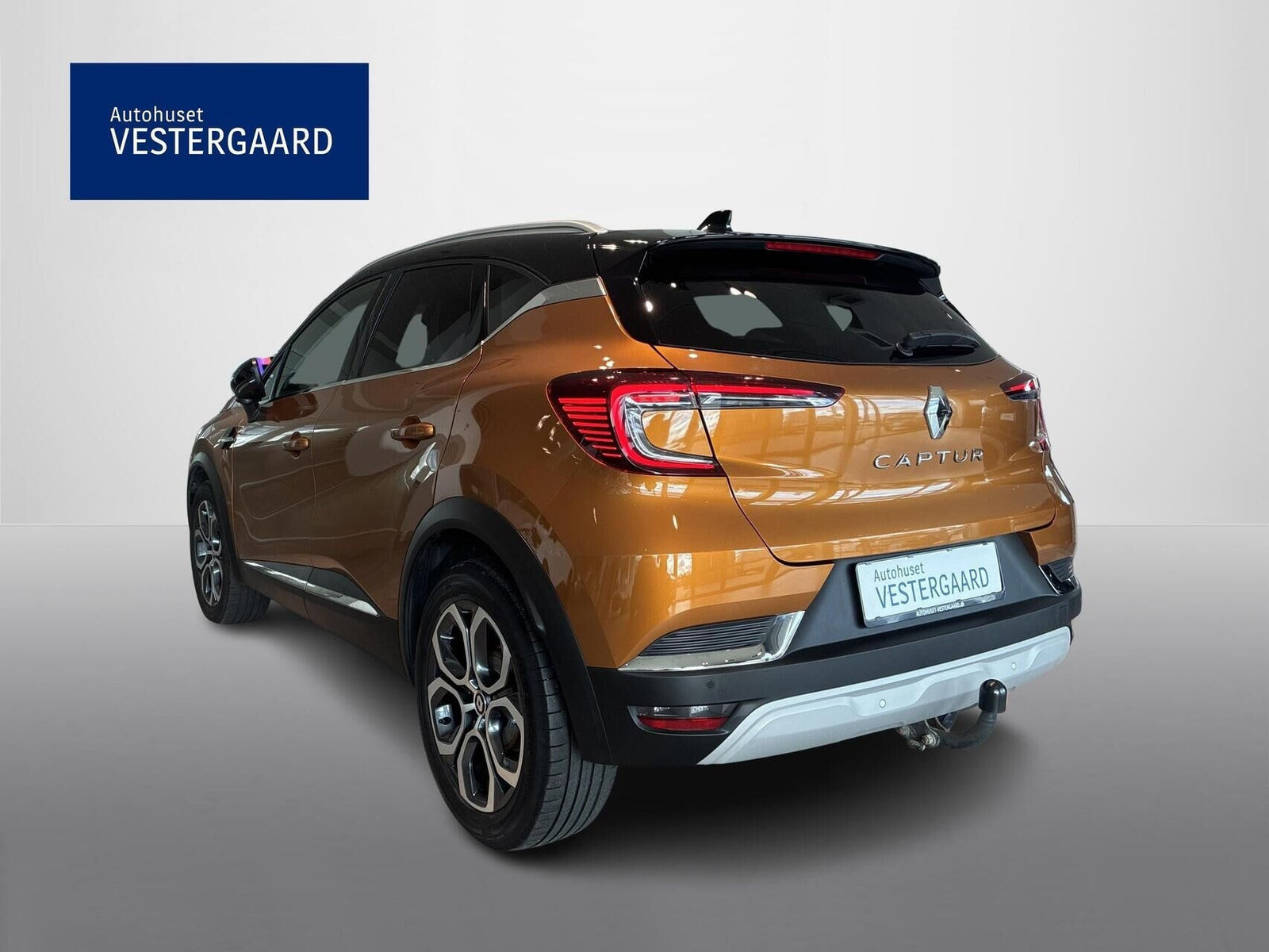 Orange Renault Captur fra 2023