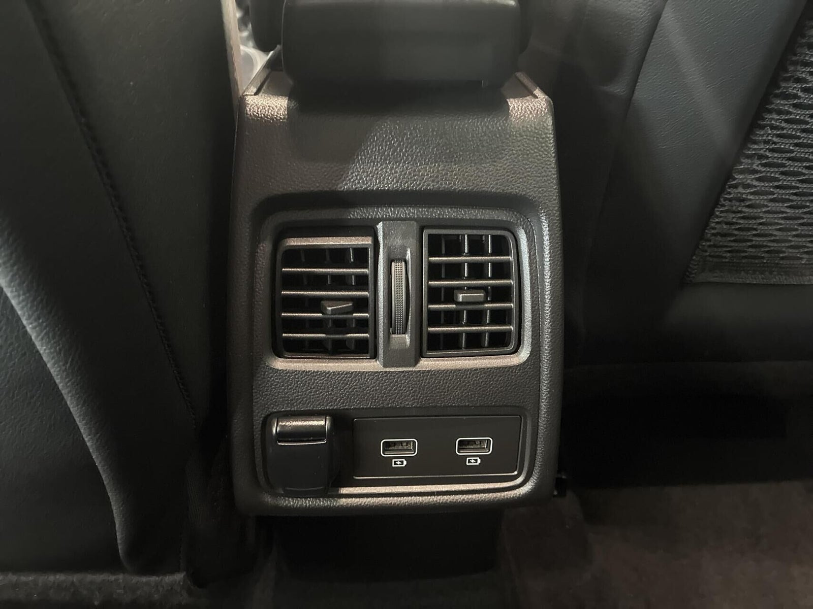 Orange Renault Captur fra 2023