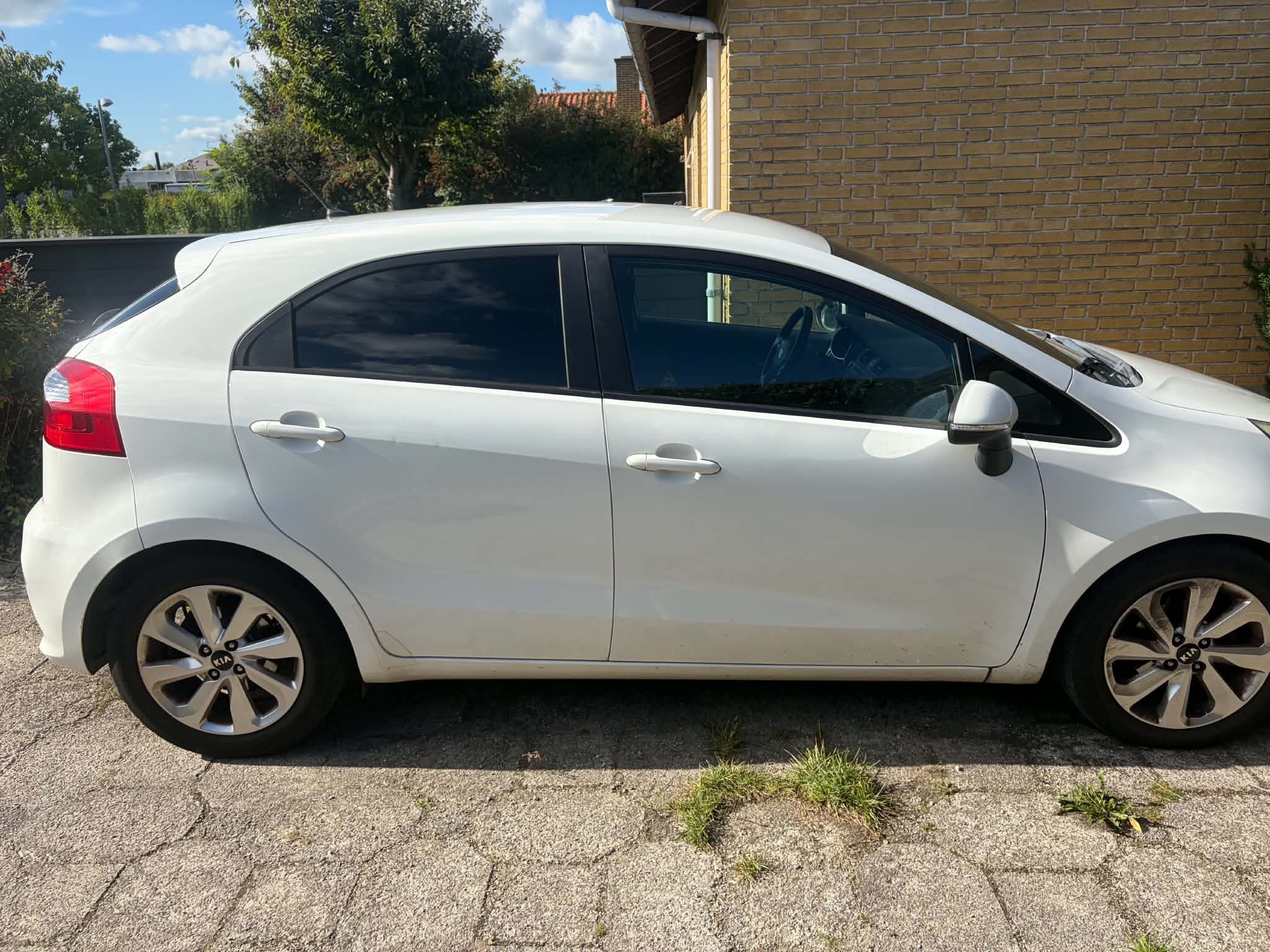 Hvid Kia Rio fra 2015