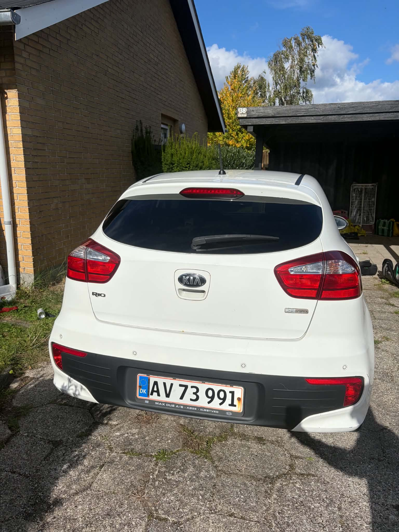 Hvid Kia Rio fra 2015