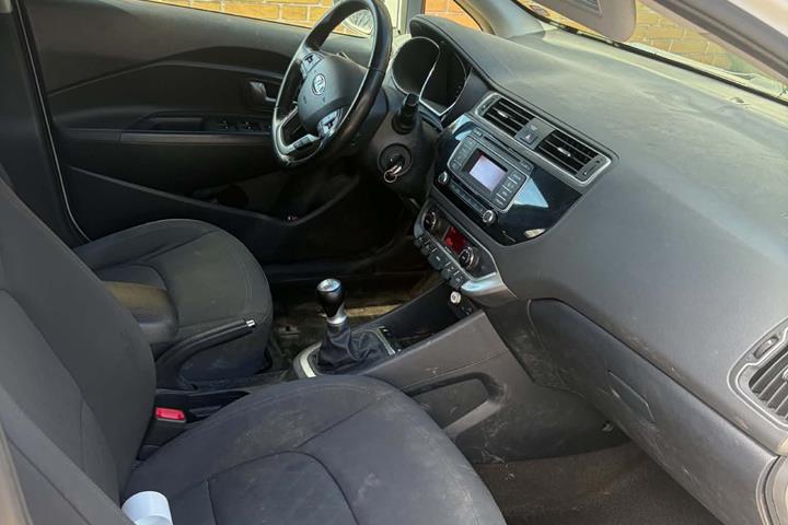 Hvid Kia Rio fra 2015